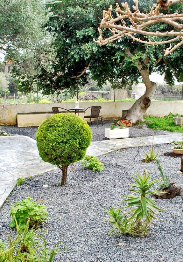 Chouzourakis Apartment *
