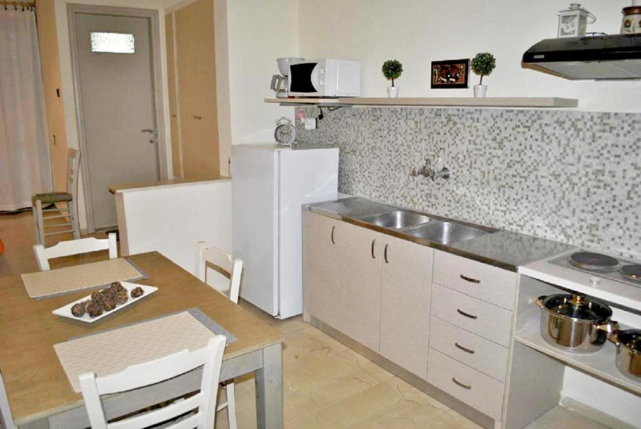 Chouzourakis Apartment Keratókambos